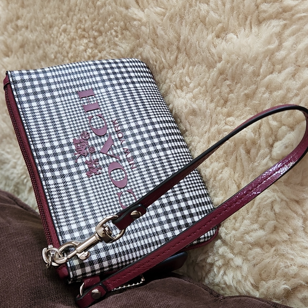 NWOT Coach Plaid Wristlet - Picture 9 of 9